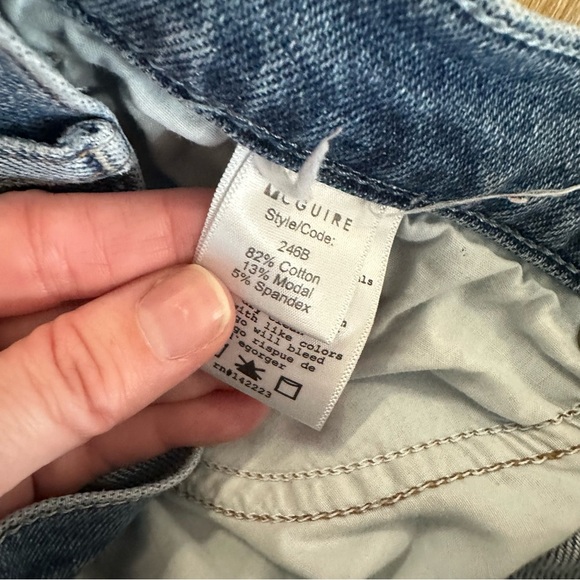 McGuire Women’s Raw Distressed Hem Mid Rise Wide Leg Medium Wash Denim Jeans GUC - Picture 6 of 7